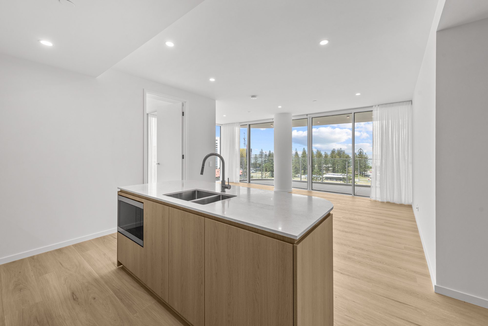 702/4 Rosewood Avenue, Broadbeach For Lease by Mosaic Property Group - image 4