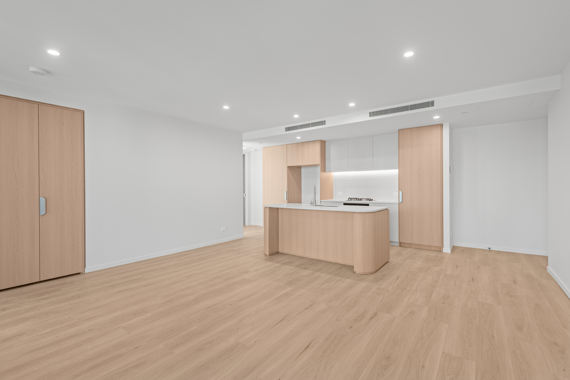 705/146-148 Surf Parade, Broadbeach For Lease by Mosaic Property Group - image 3