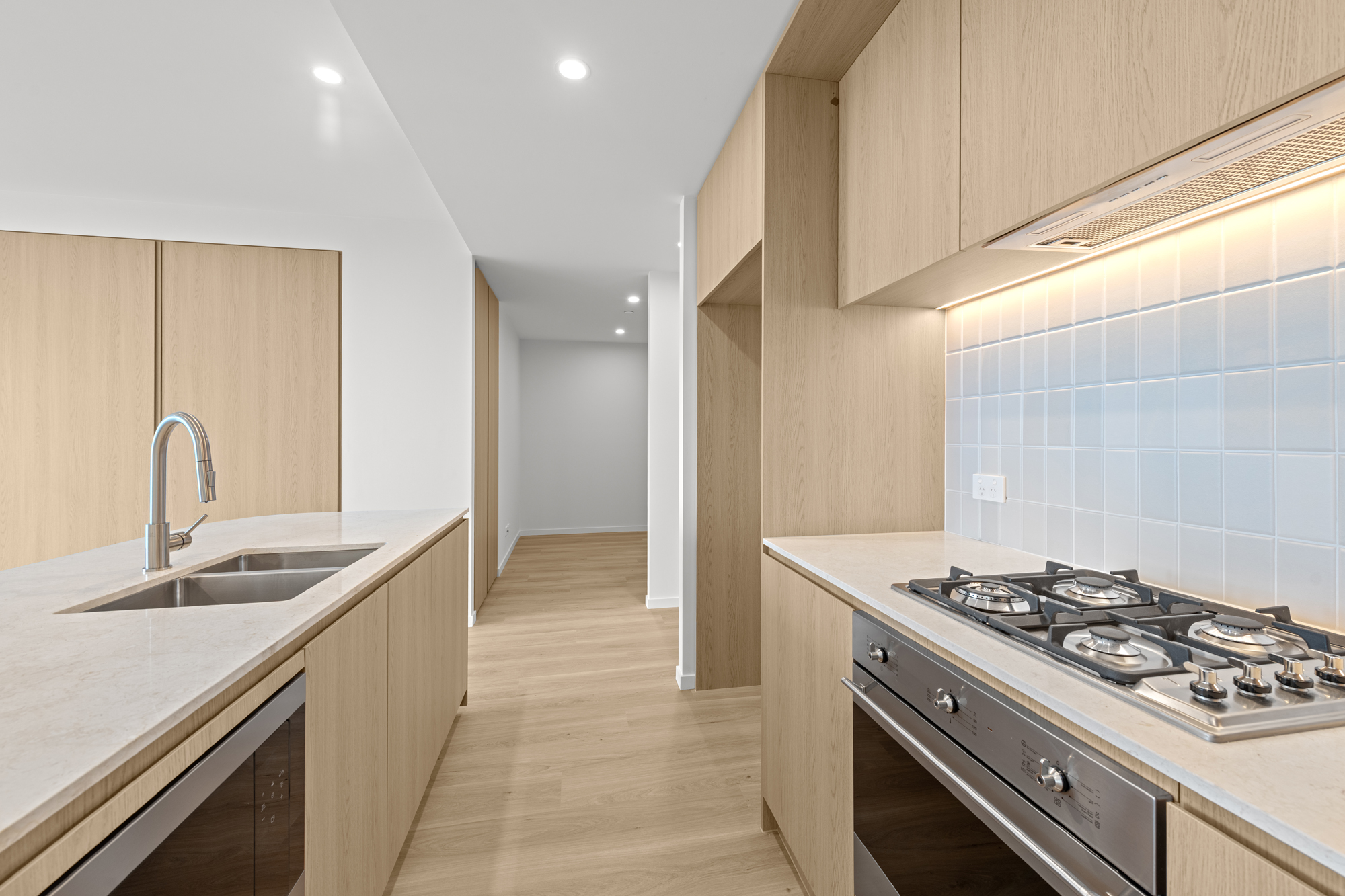 903/4 Rosewood Avenue, Broadbeach For Lease by Mosaic Property Group - image 2