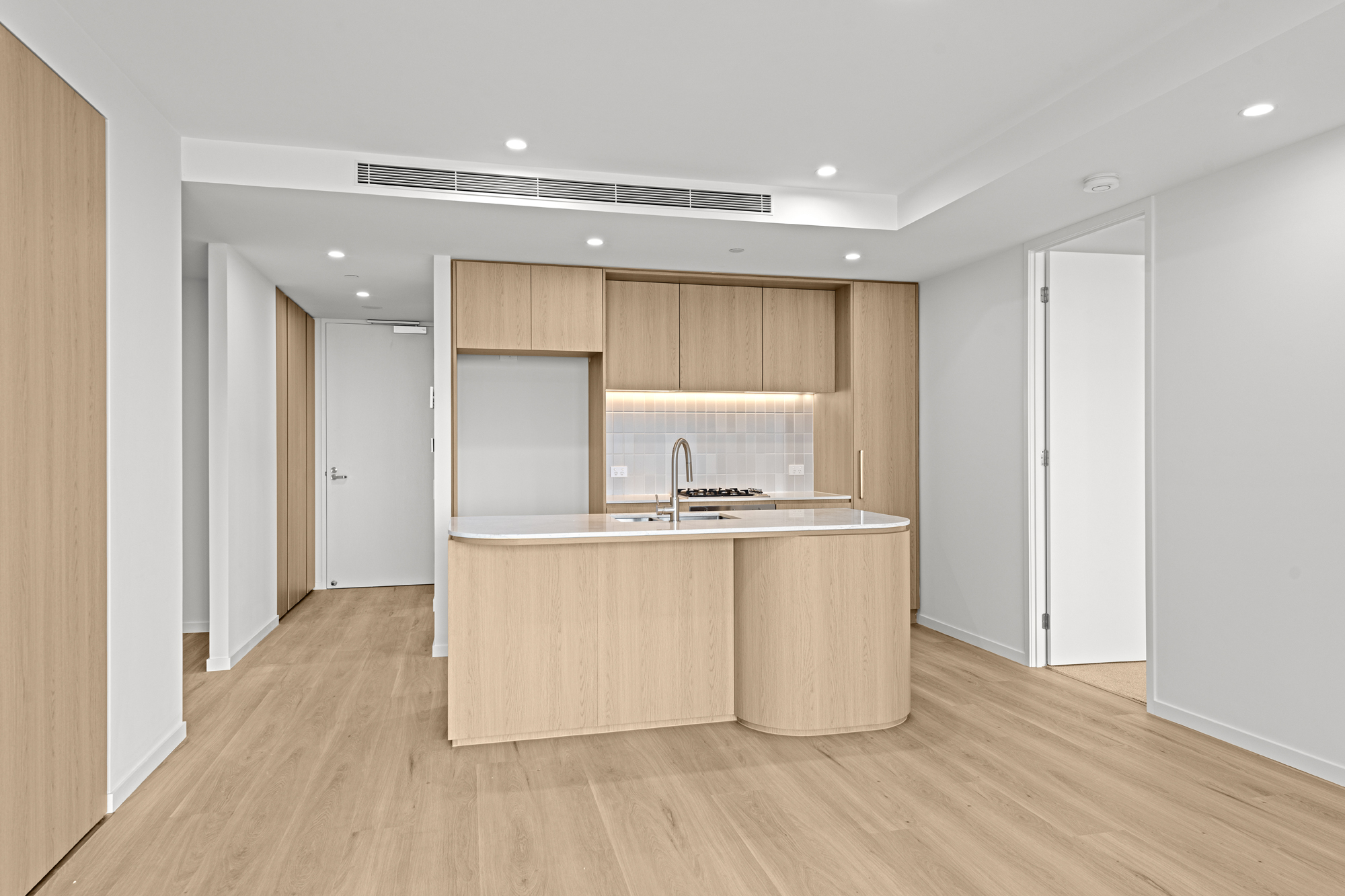 903/4 Rosewood Avenue, Broadbeach For Lease by Mosaic Property Group