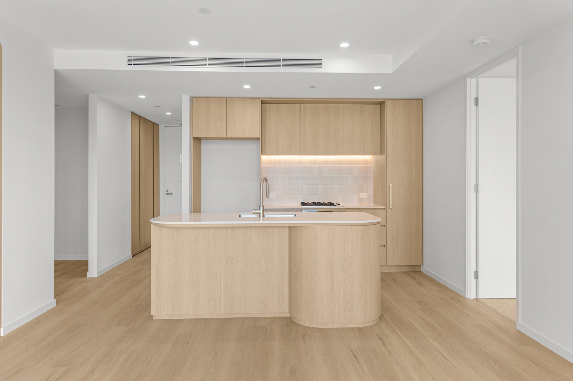303/4 Rosewood Avenue, Broadbeach For Lease by Mosaic Property Group - image 2